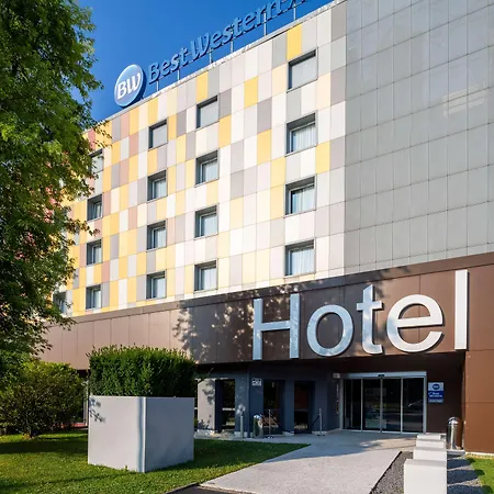 Western Aries Hotel