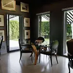 Hotel The Aries