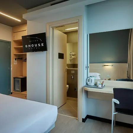 The Aries Hotel Vicence