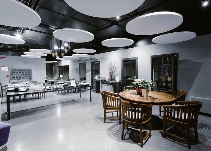 The Aries Hotel Vicence